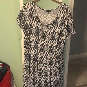 #7.  Sami & Jo Black and White Geometric Maxi Dress